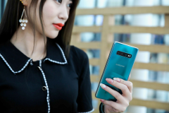 长假出游从衣食住行到拍